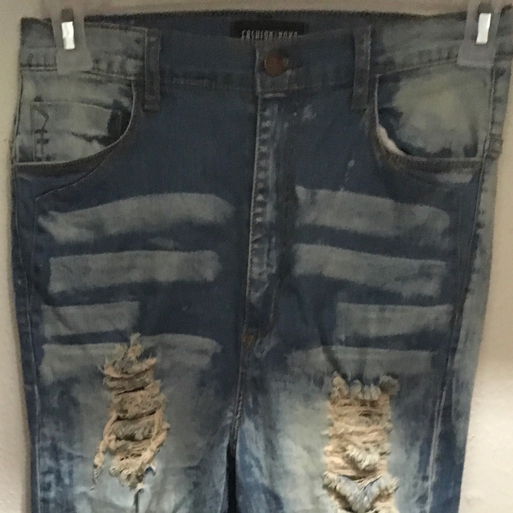 Unworn destroyed Fashion Nova jeans
